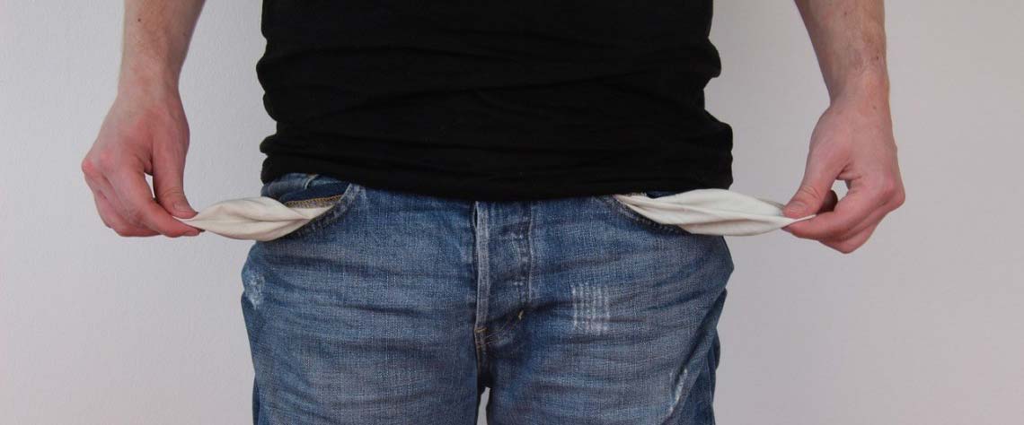 A scrie sau a nu scrie pe gratis – dilema copywriterului român