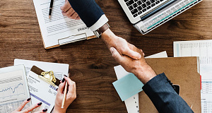 Cum colaborez cu un content writer în România?